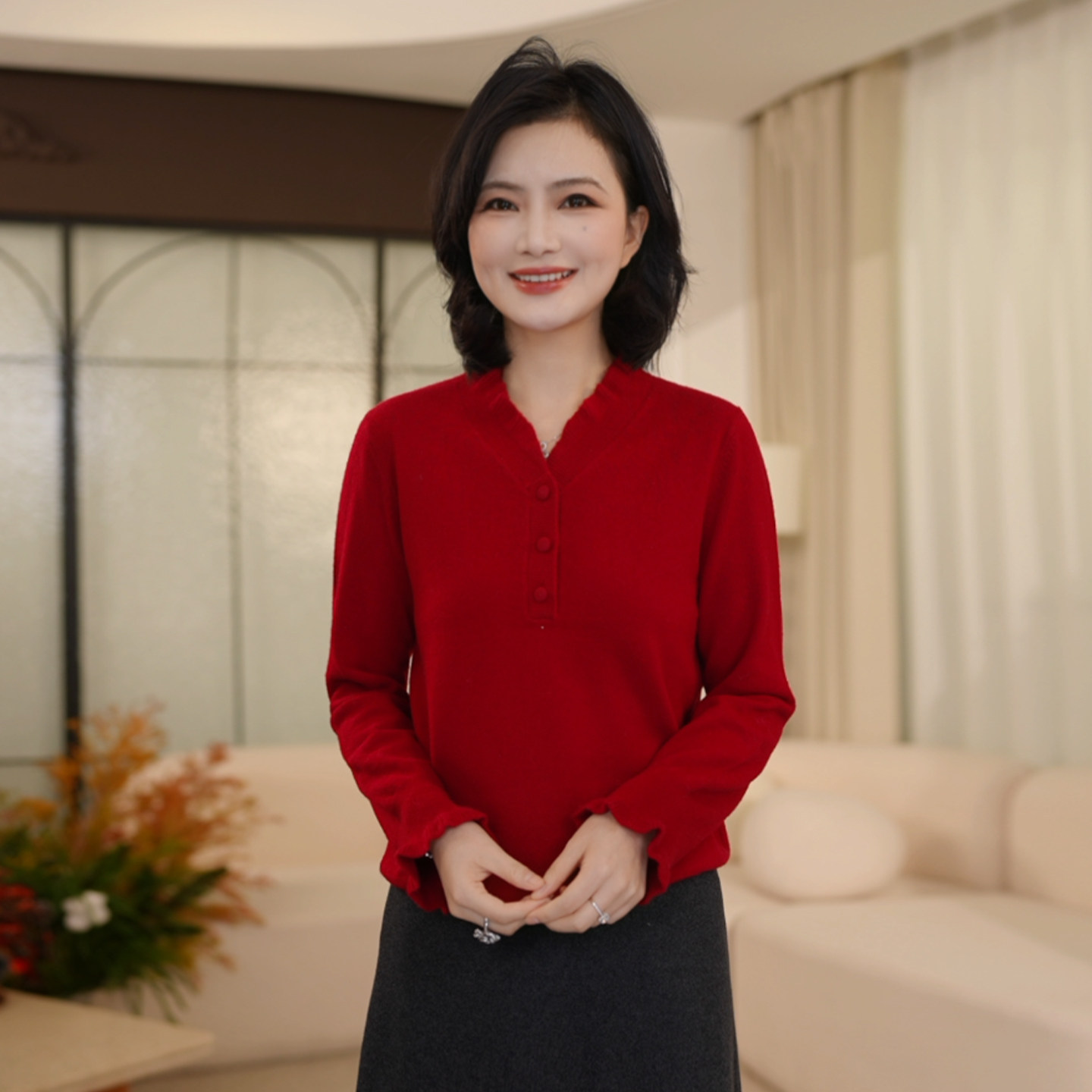 气质木耳边小V领全羊毛针织衫