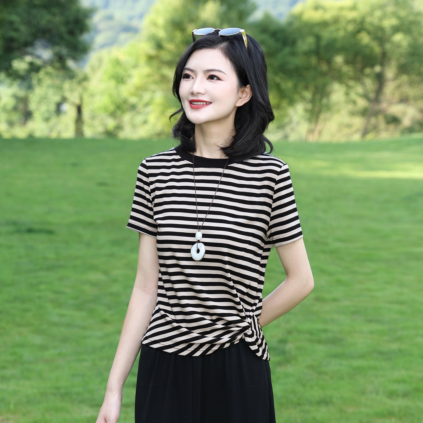 条纹捏褶不规则收腰短袖T恤女