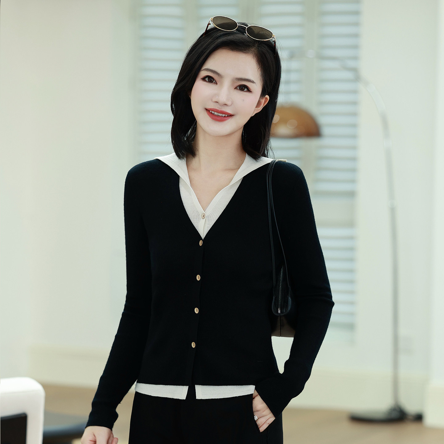 枫竺老钱风假两件V领毛衣女新款撞色翻领收腰显瘦羊毛针织衫上衣