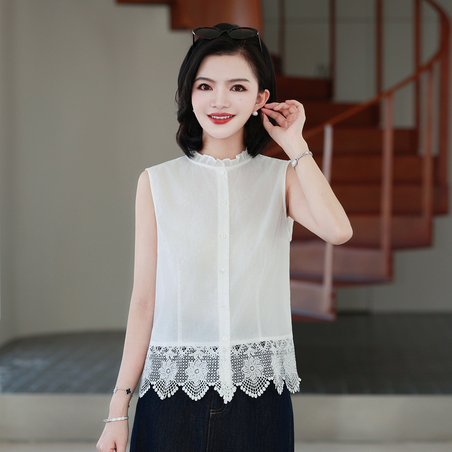 枫竺阿楠法式温柔花边无袖衬衫女蕾丝拼接显瘦通勤白色打底小衫