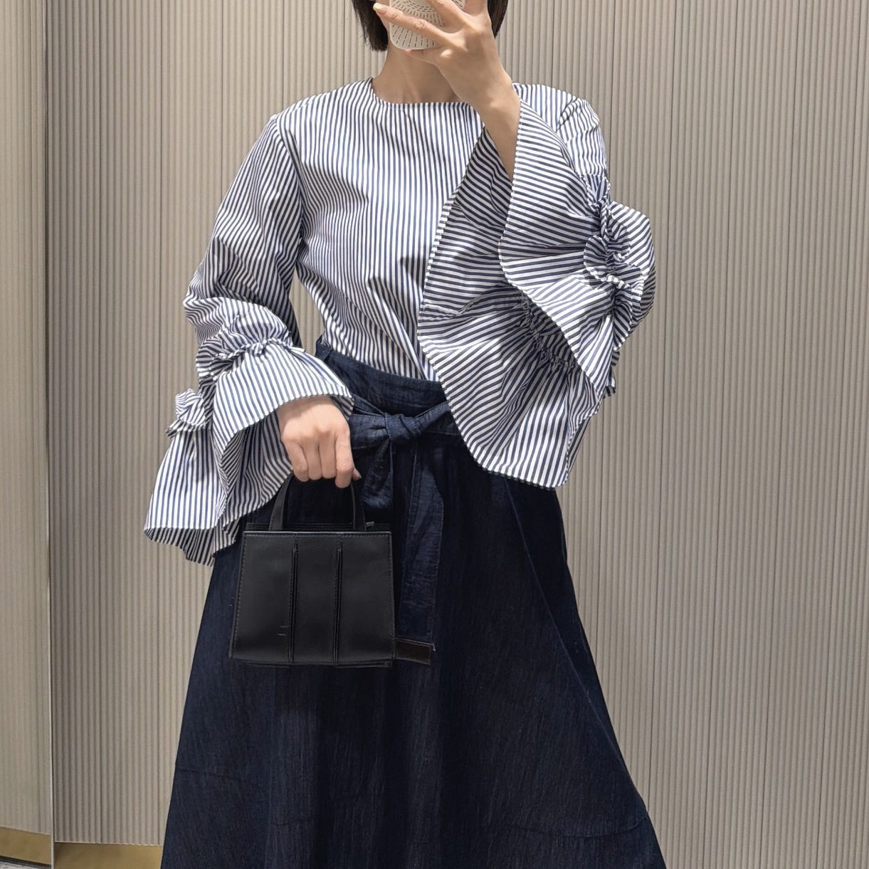 M轻奢风蓝白条纹棉府绸衬衫女圆领宽松荷叶喇叭袖短款上衣秋