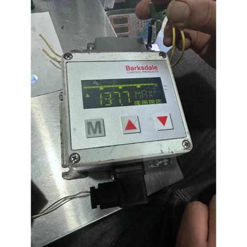 非标价德国Barksdale巴士德温度控制器UAS3V3 CU68议价