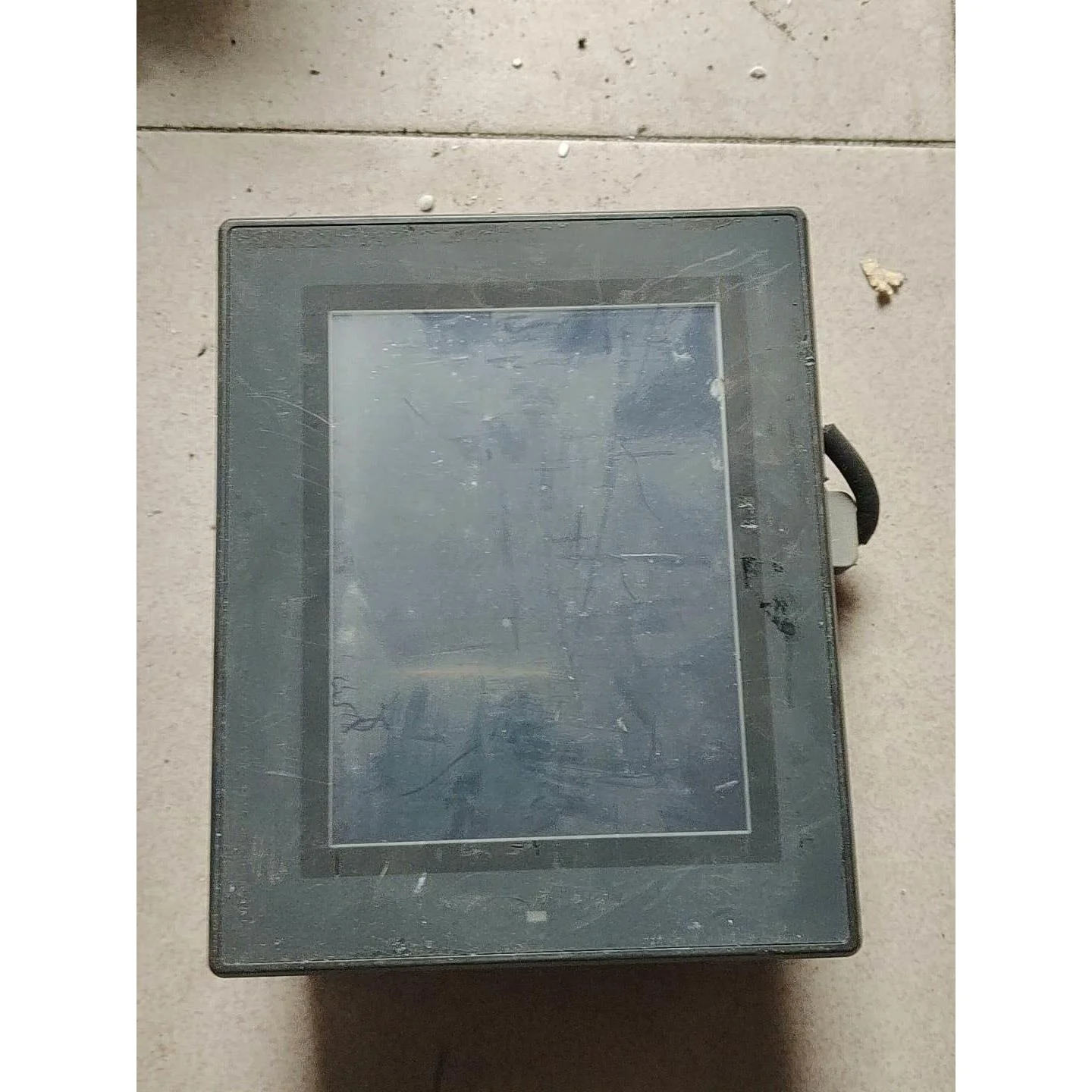 非标价基恩士触摸屏VT3-Q5S，坏了 放久了 不显示了 配件价格议价