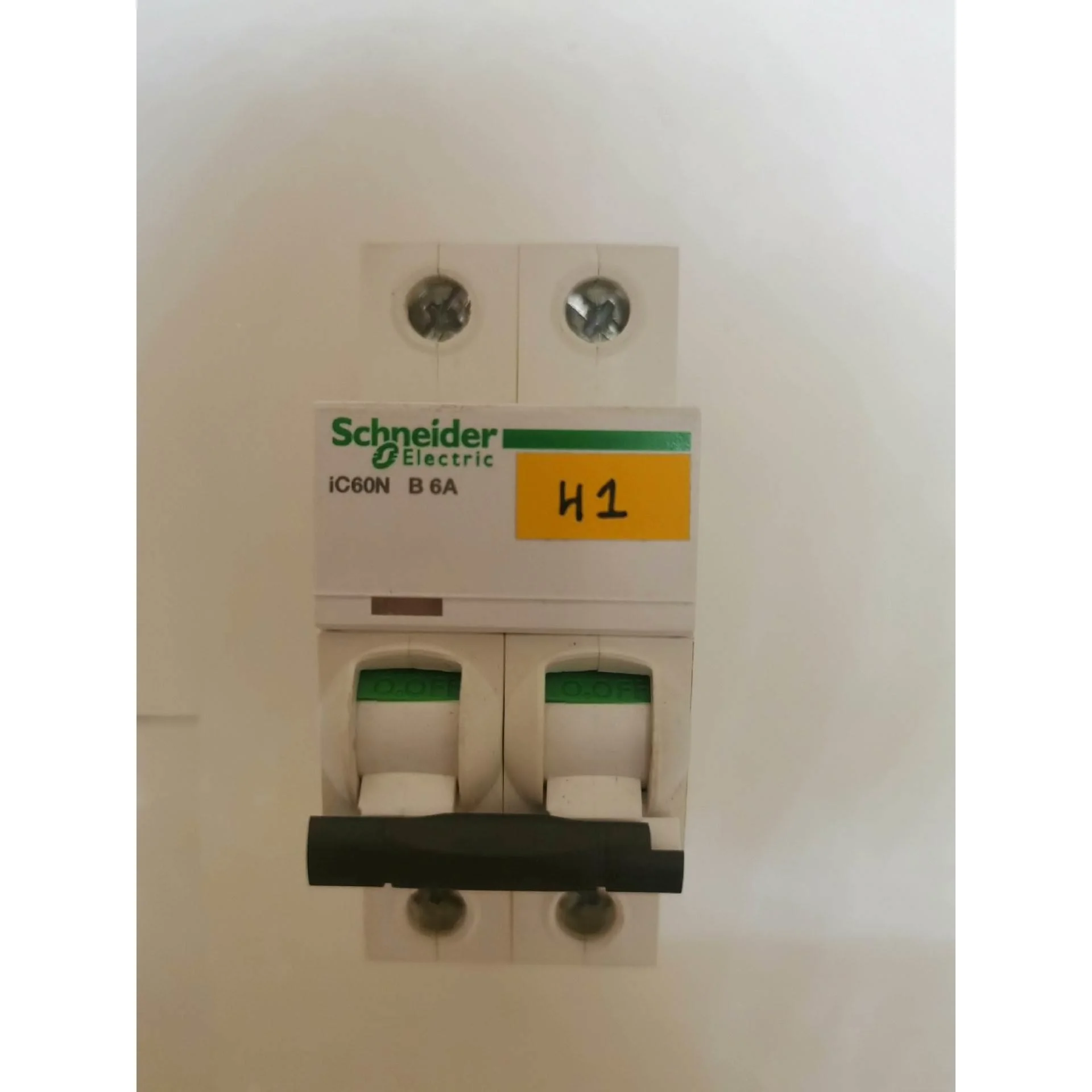 非标价施耐德iC60N 2P B6A ，微型断路器，拆机件，成色如议价