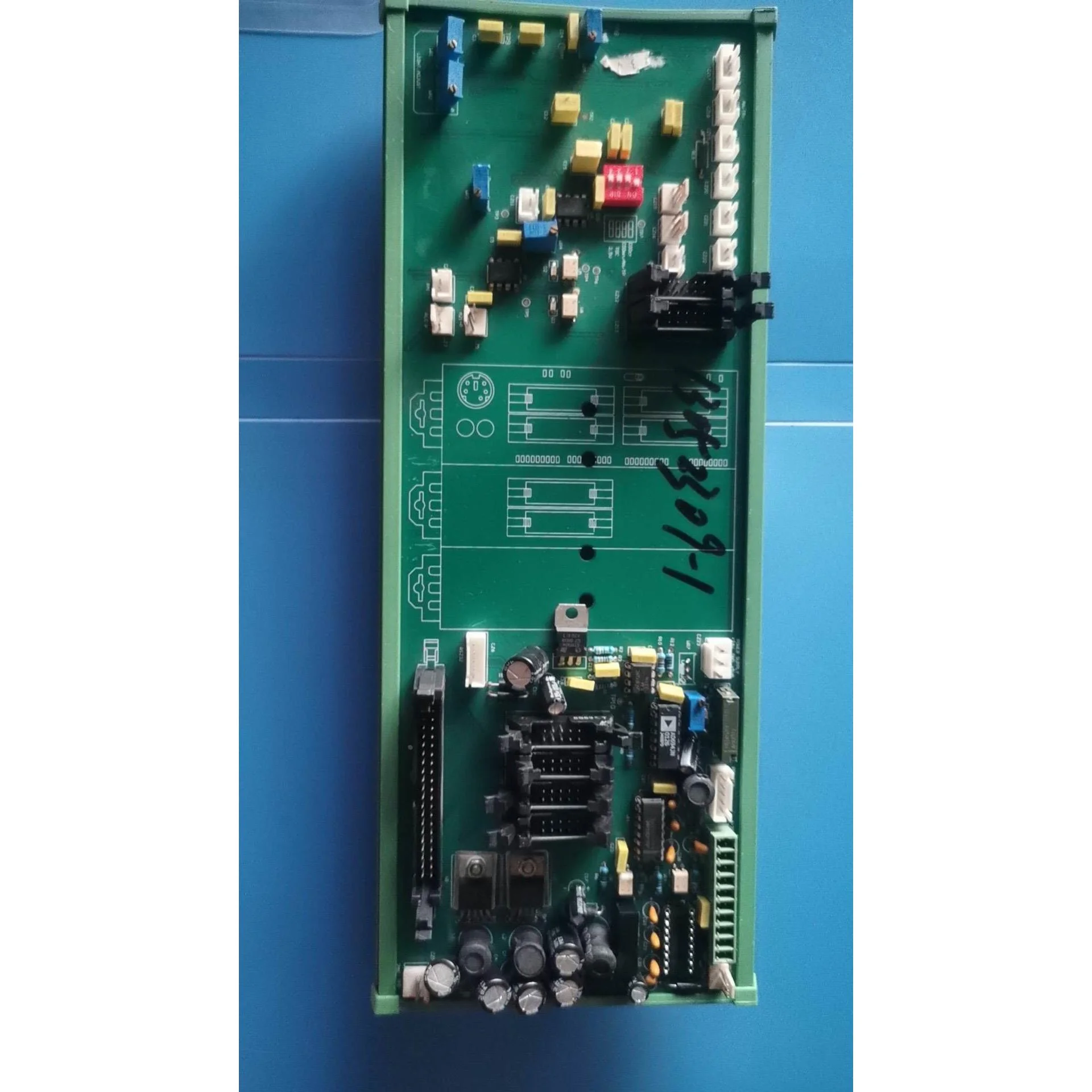 非标价全新包邮怡文COD主板，成色佳，好价来询议价