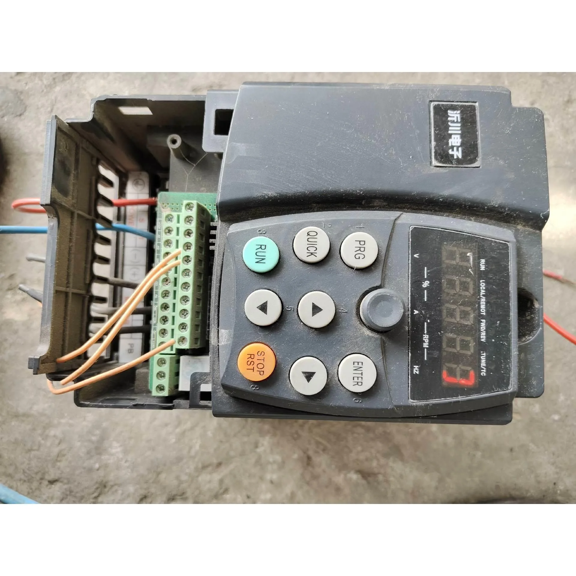 非标价沂川电子变频器，YC580(N）-2R2G-4拆机包好，2.议价