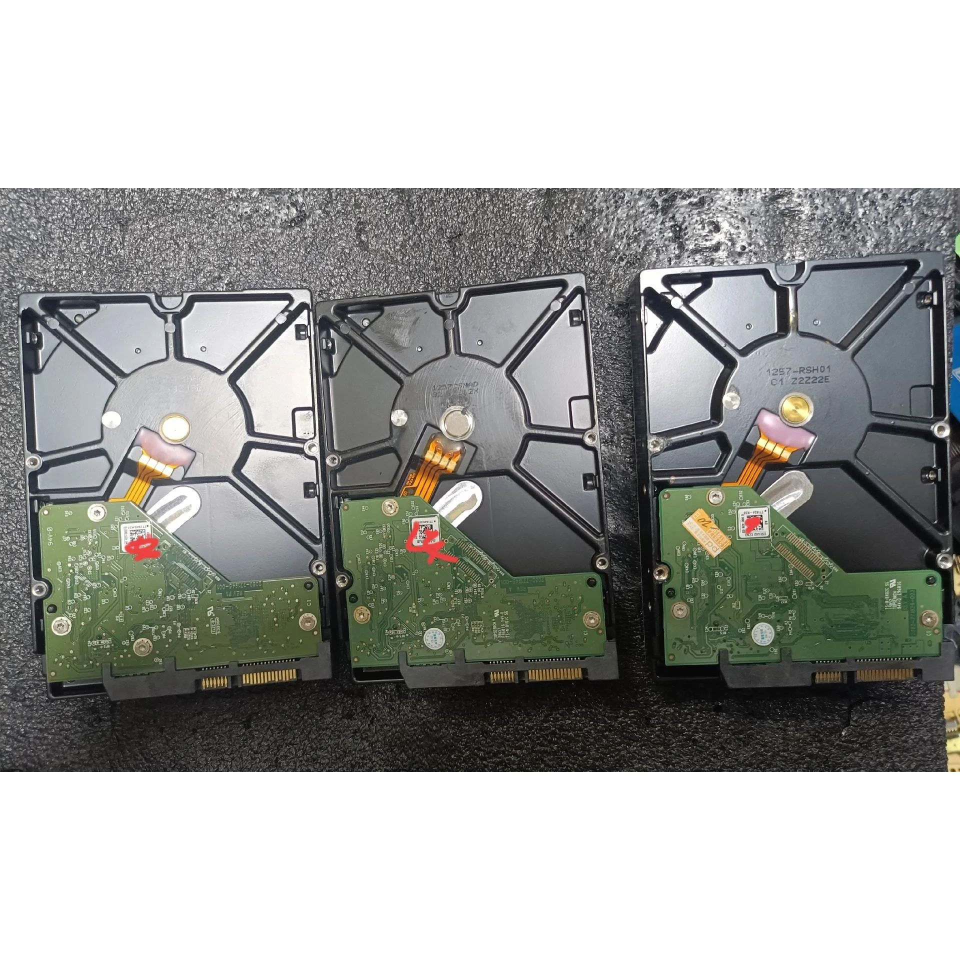 非标价WD 2TB 硬盘拆机3个，无坏道，实物图，省内包邮圆通快递议