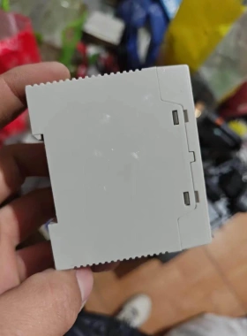 非标价欧姆龙 S82S-7724 原装正品，成色如图，功能正常，议价