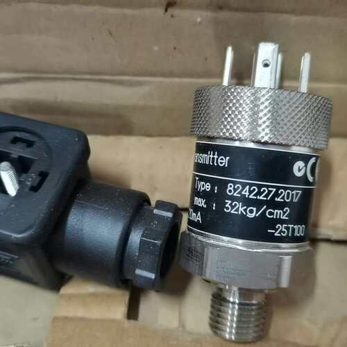 非标价TRAFAG压力传感器，type：8242.27.2017，议价