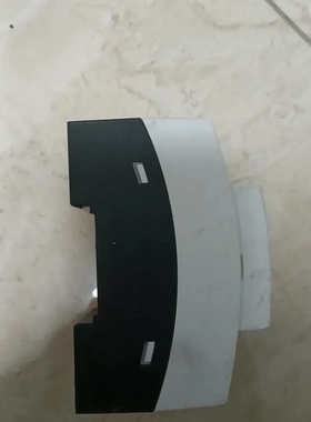 非标价菲尼克斯D-32825 Blomberg电源一个。议价