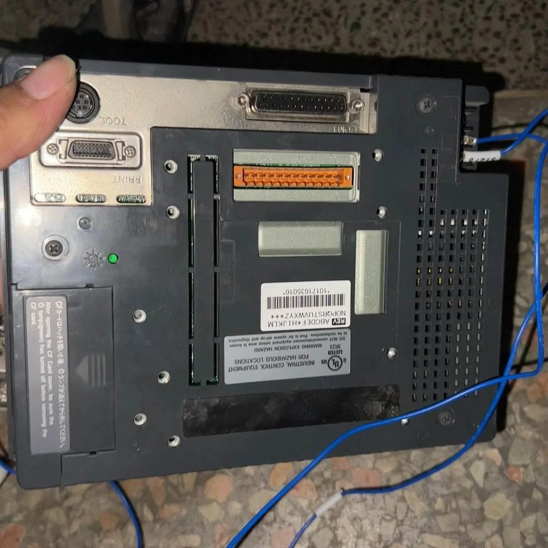 非标价PROFACE触摸屏GP2401-TC41-24V，功能正常议价