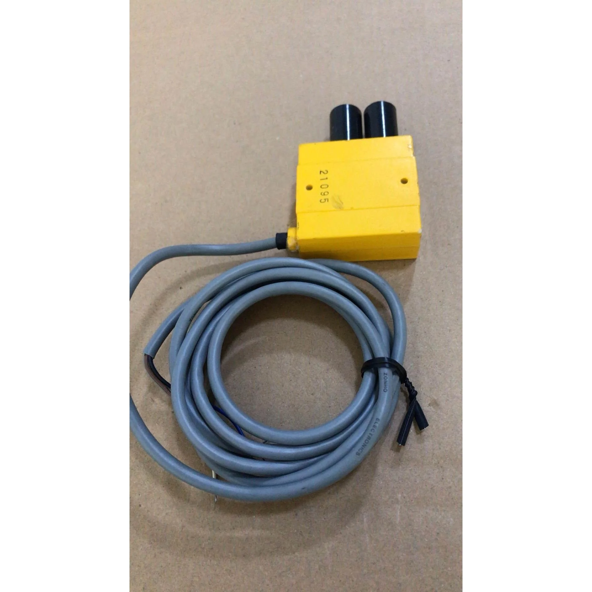 非标价上海中泸光电器ZONHO。Y276D-2原装正品光电感器，有议价