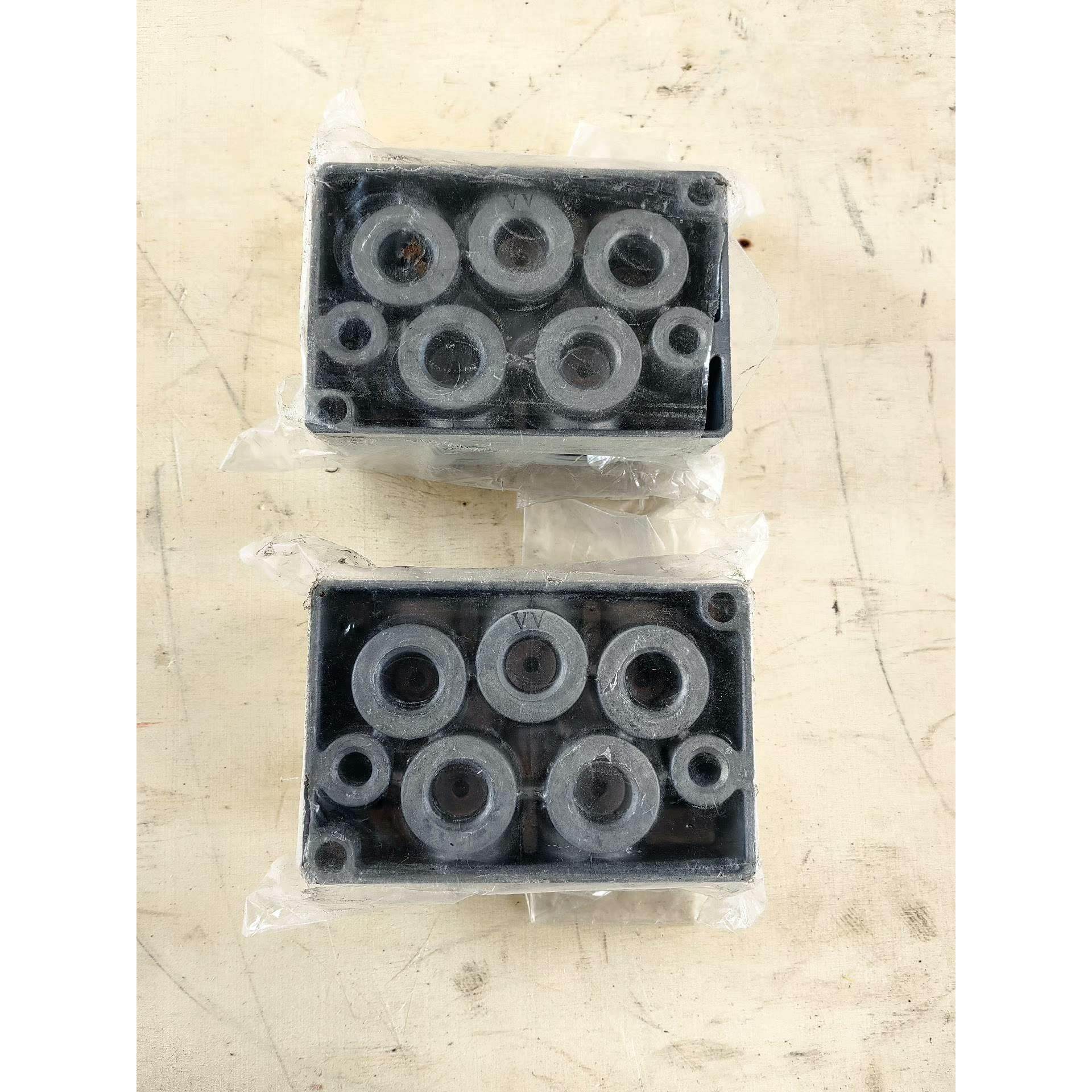 非标价SMC正品VS7-2-A04五通电磁阀底座VQ7系列，剩余1议价