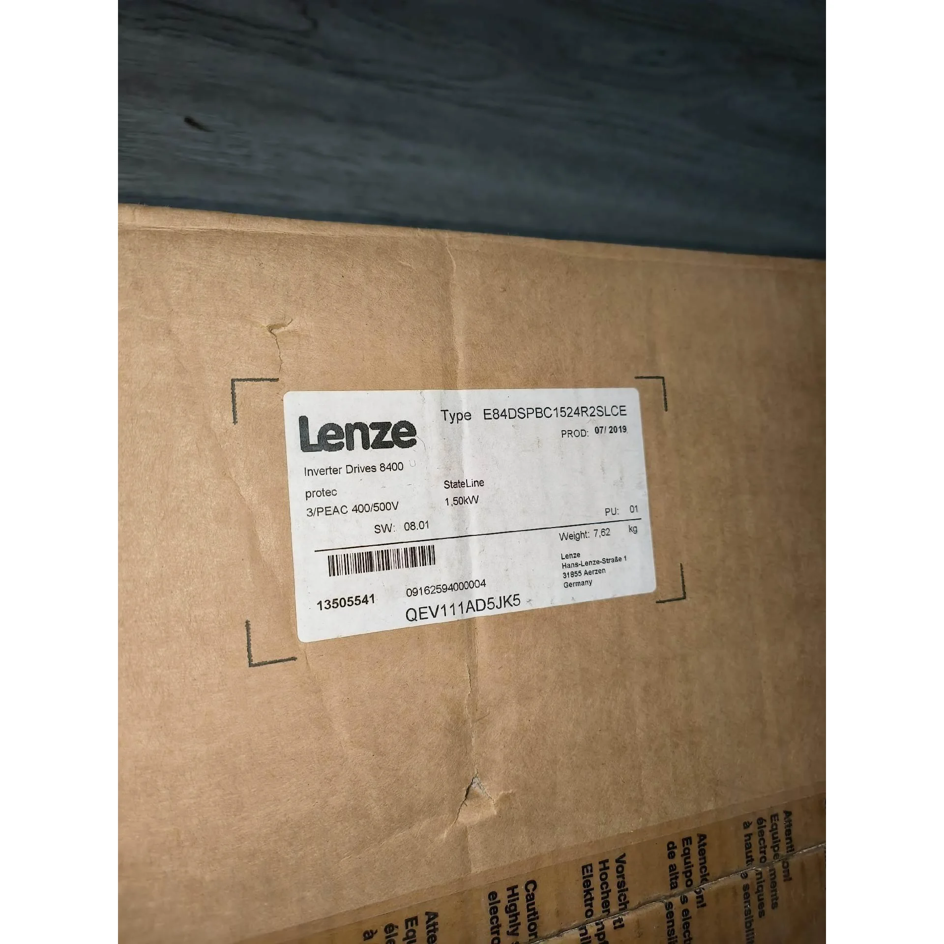 非标价LENZE变频器E84DSPBC1524R2SLCE议价