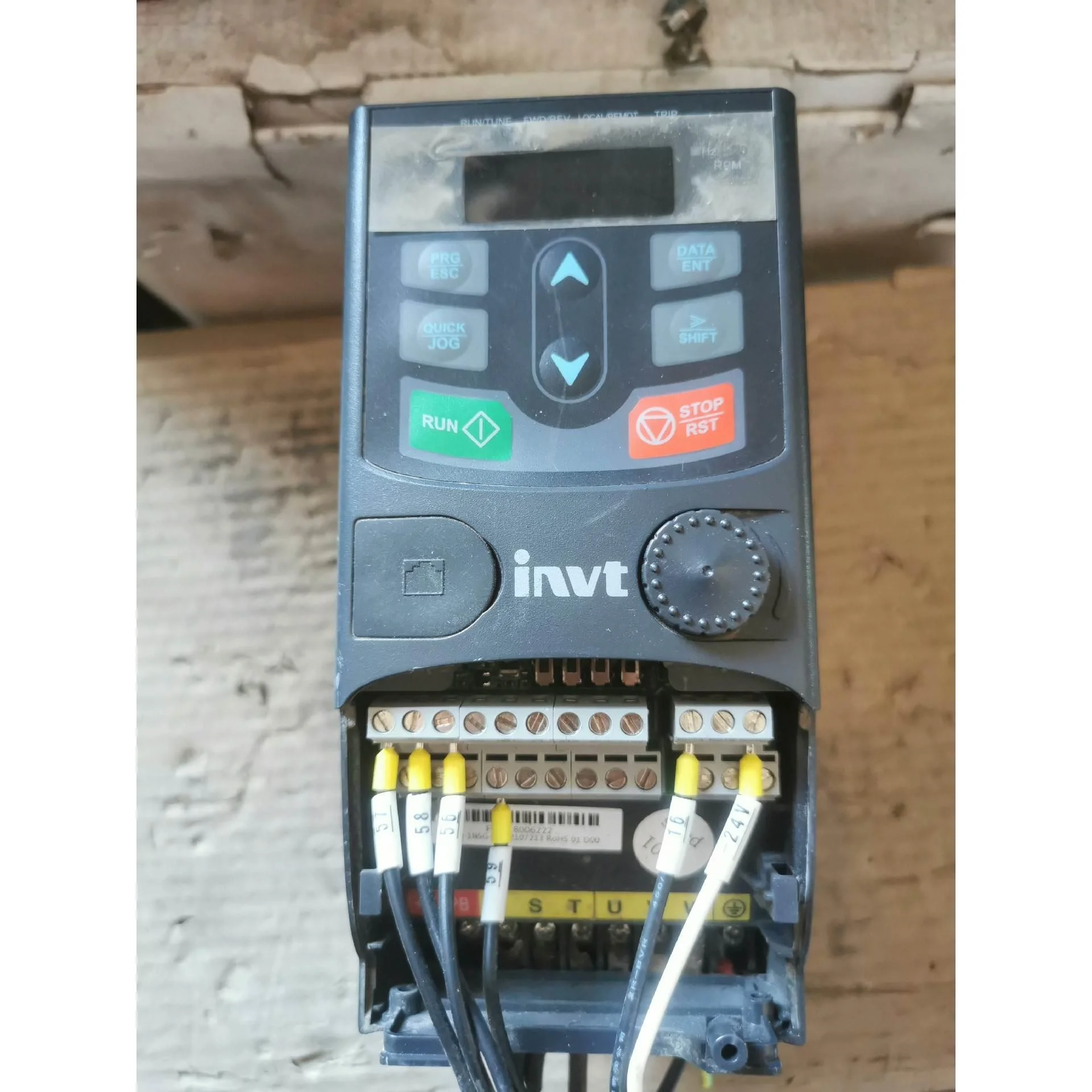 非标价英威腾GD20—1R5G—4，1.5KW，成色如图，需要的联议价