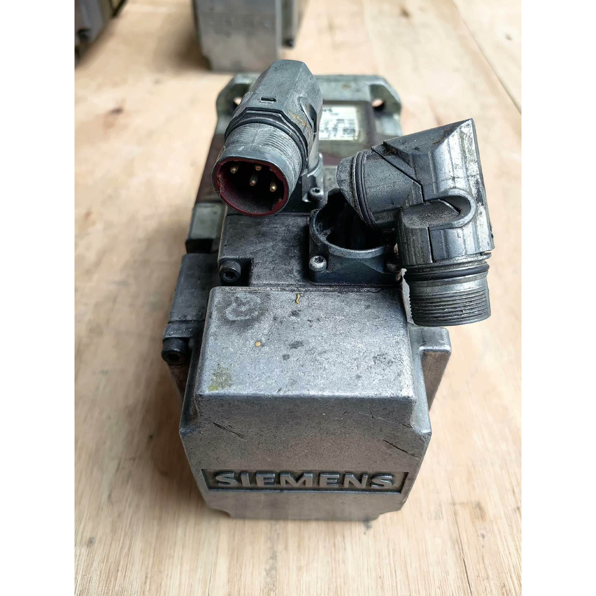 非标价1FK7042-5AF71-1EA0西门子伺服电机拆机，30议价