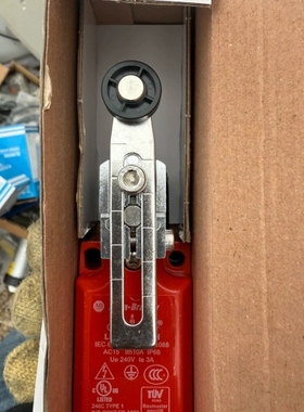 非标价AB罗克韦尔行程限位开关，型号440P-MALS11B，红色议价