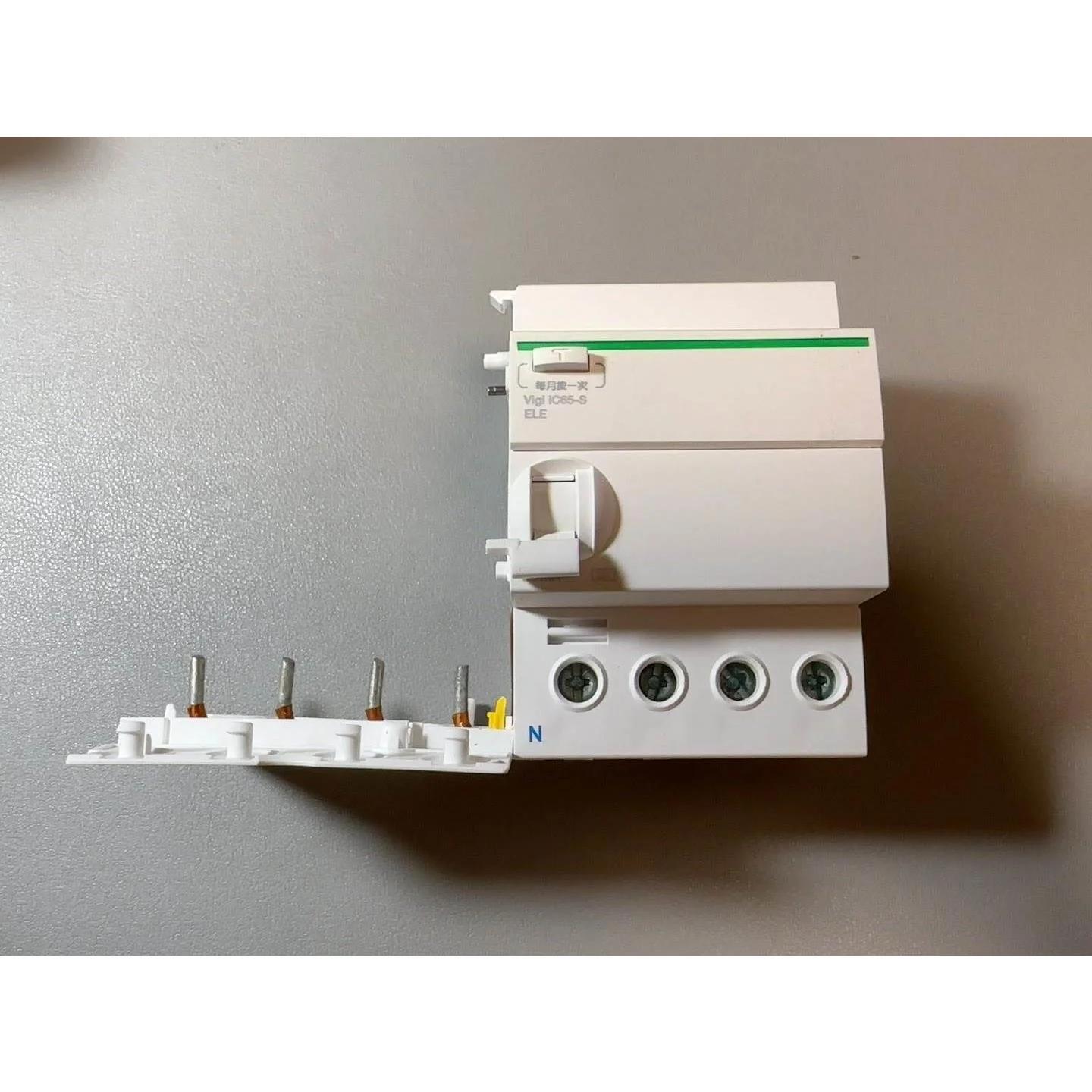 非标价施耐德全新原装A9SV57440，数量1个(2023年)，单议价