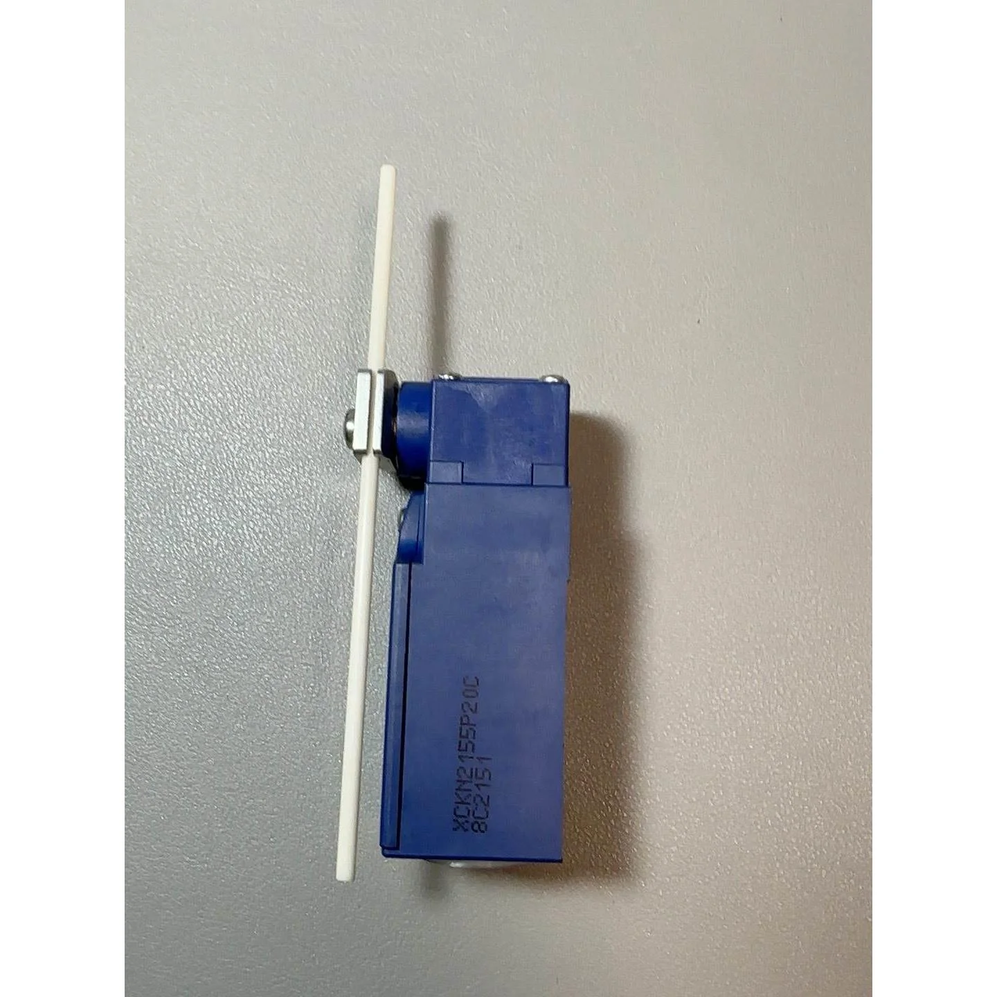 非标价施耐德全新XCKN2155P20C，数量1个，单价31.47议价