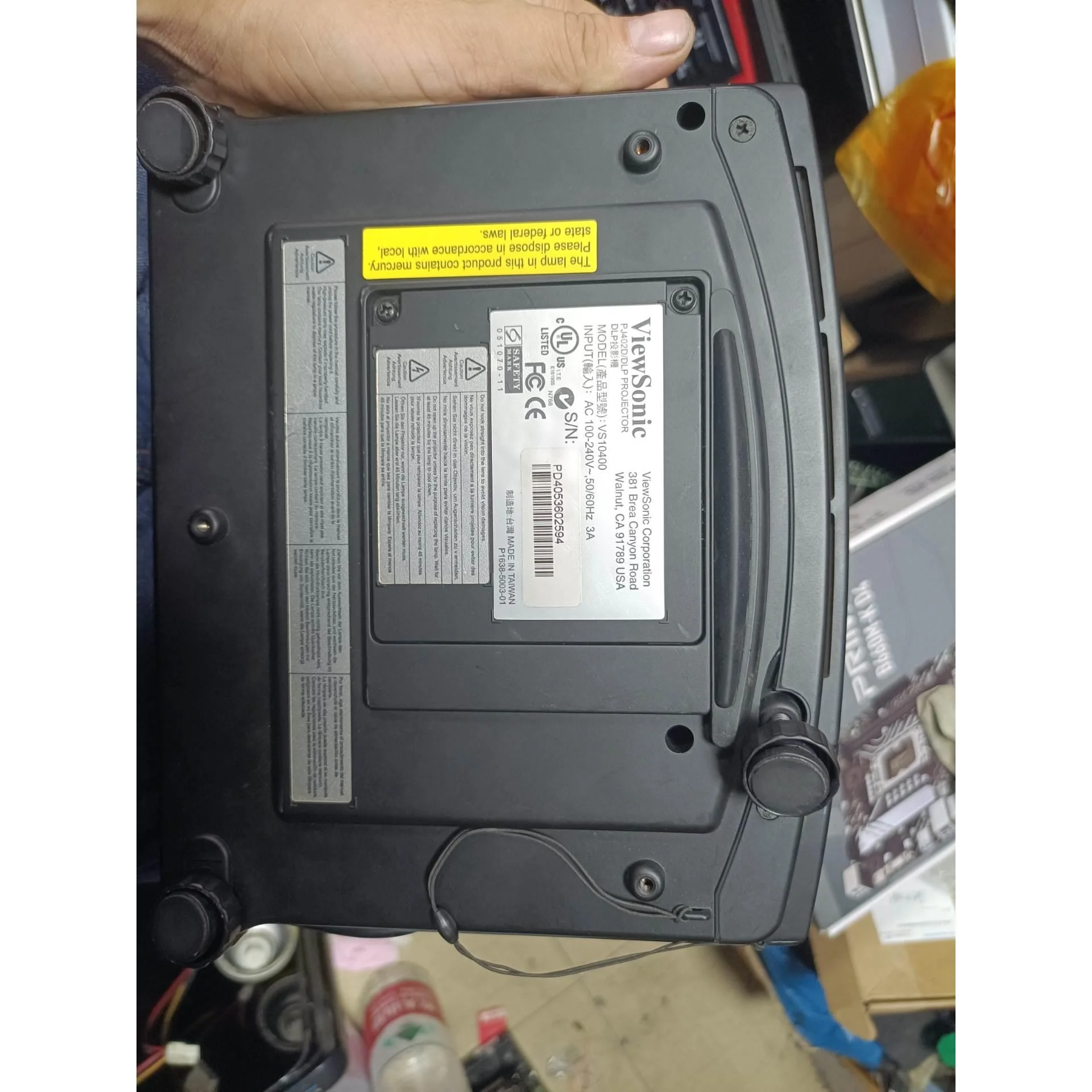 非标价ViewSonic 投影机pj402d，型号 VS10400议价