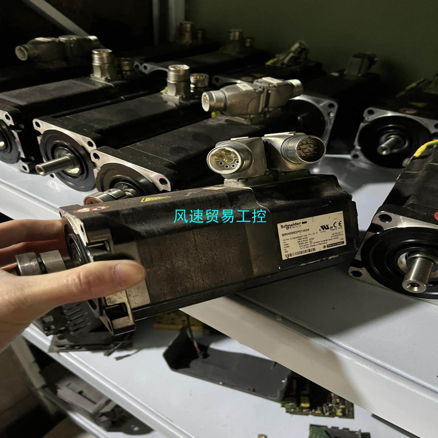非标价施耐德伺服电机BRH0852P01A2A议价议价