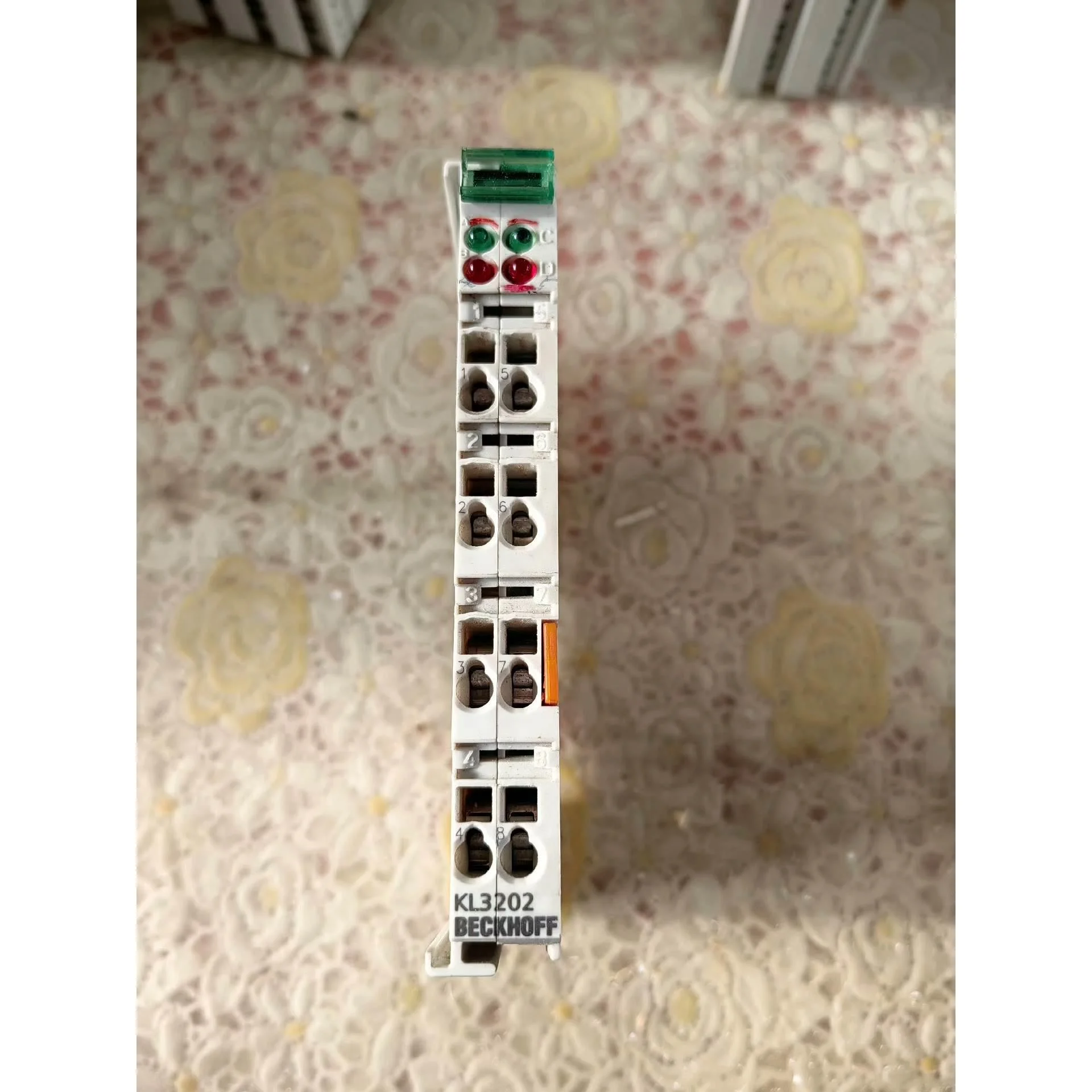 非标价KL3202倍福拆机模块一个，实物实拍，需要的联系。议价