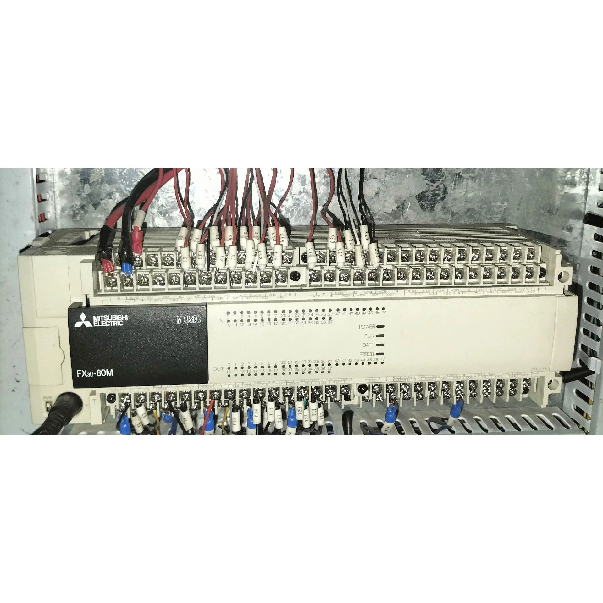 非标价原装正品三菱PLC FX3U 80M可编程控制器，9成新，在议价