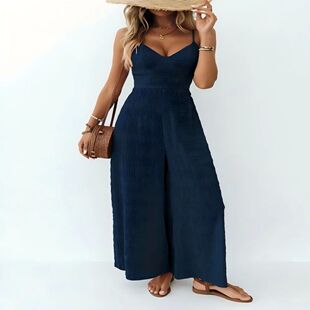 纯色吊带露背镂空阔腿连体裤女 Strapless and backless jumpsuit