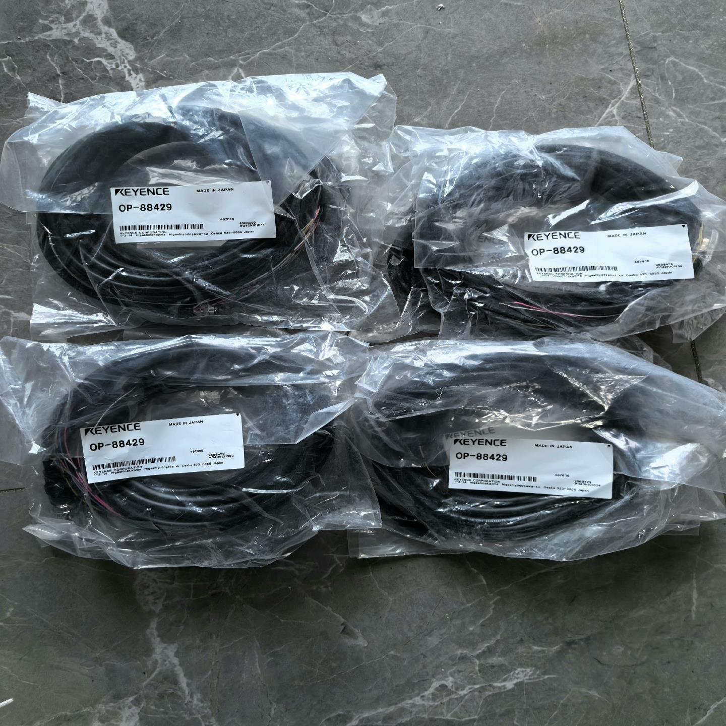 基恩士连接线 OP-88429全新正品数量几十条,如图实物拍