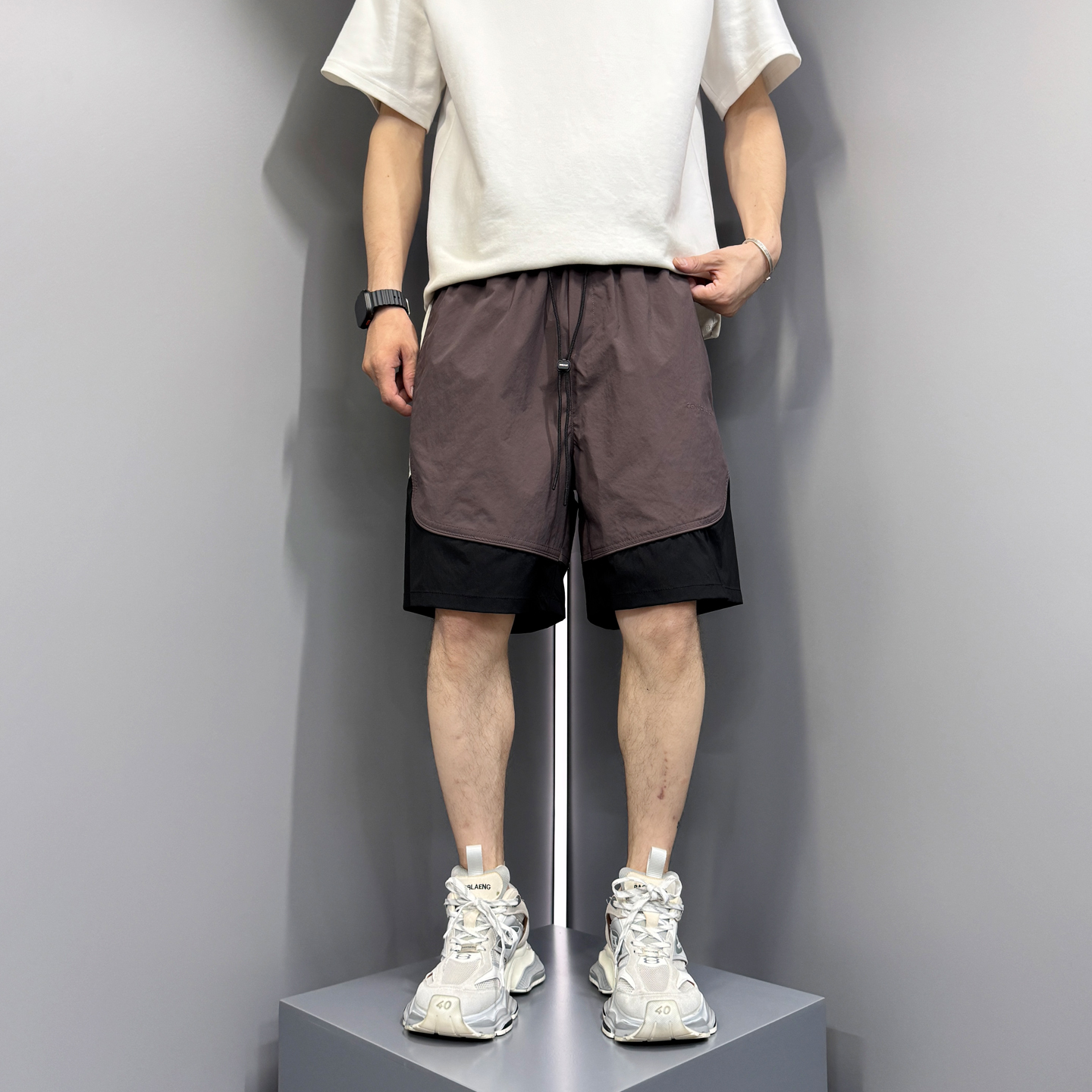 2025夏季拼色休闲短裤宽松直筒沙滩裤情侣款户外垂感运动五分裤子