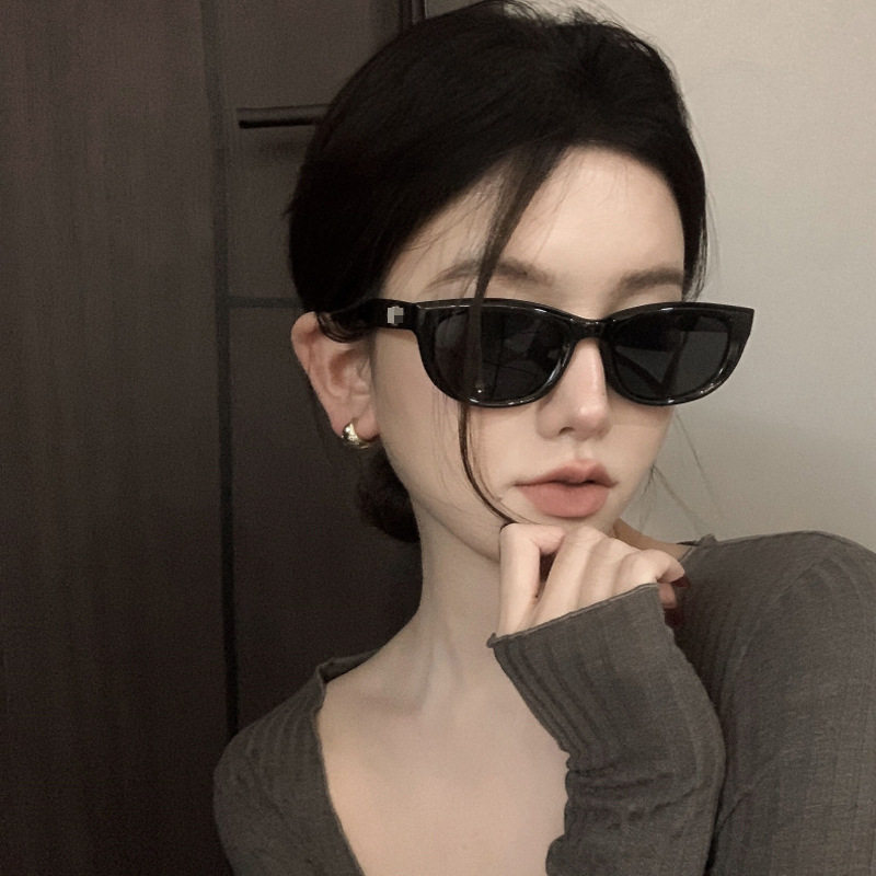 复古猫眼黑色辣妹欧美墨镜女高级感小脸防紫外线强光太阳眼镜造型