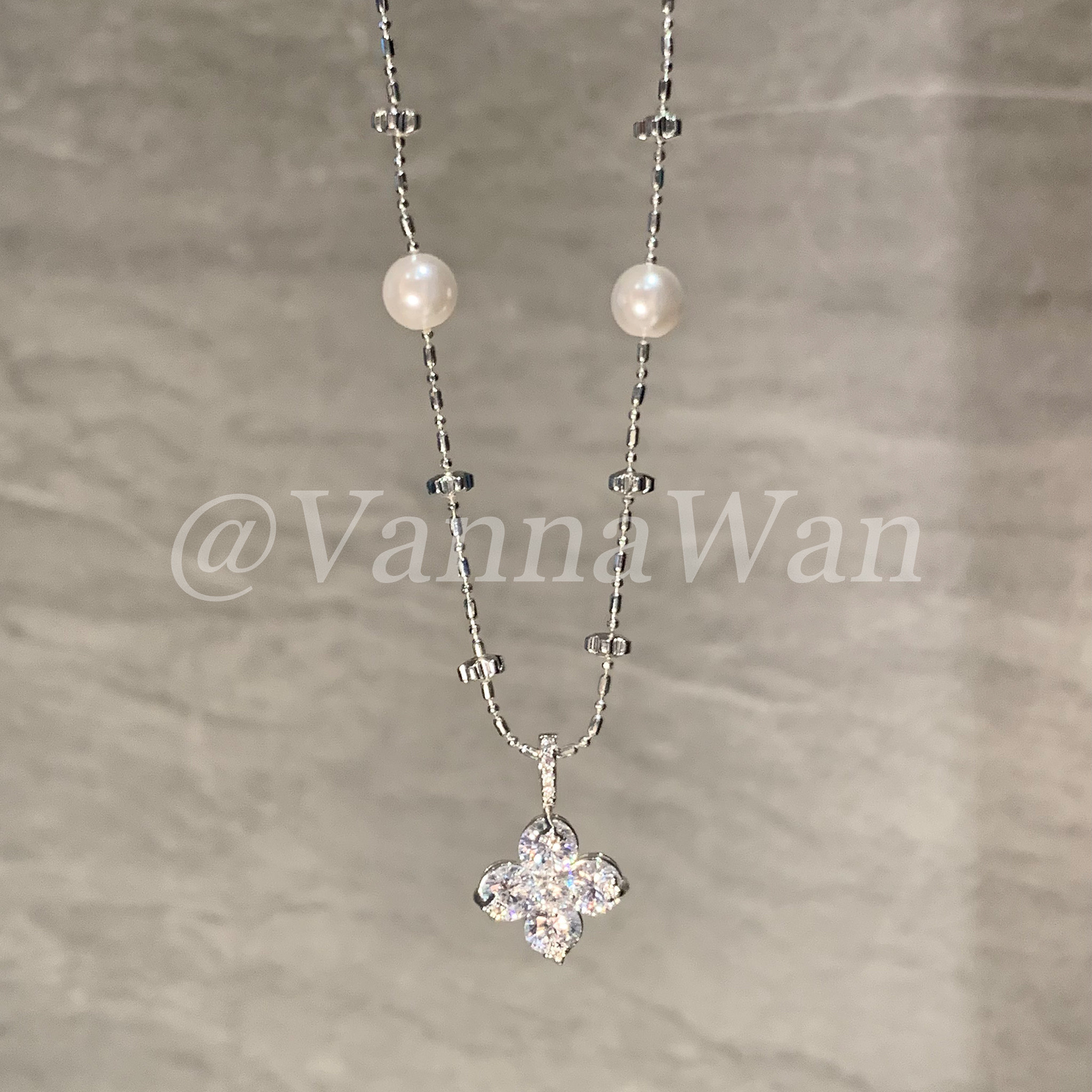 VanWan 敲百搭~菱形花闪项链