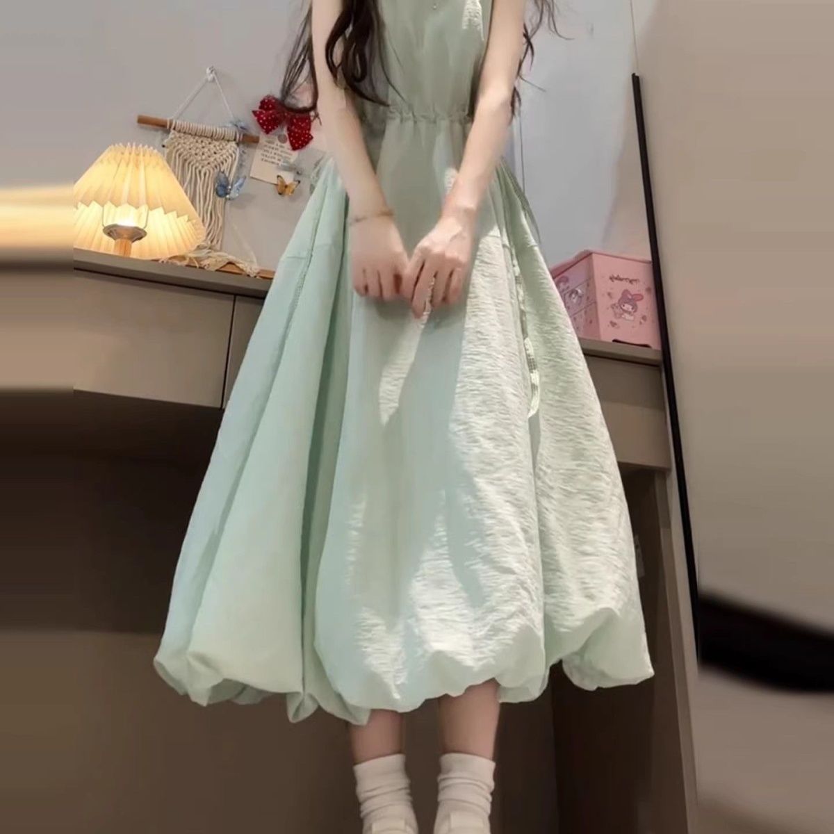 薄荷绿色背心连衣裙子女夏季2026新爆款海边度假收腰显瘦花苞长裙