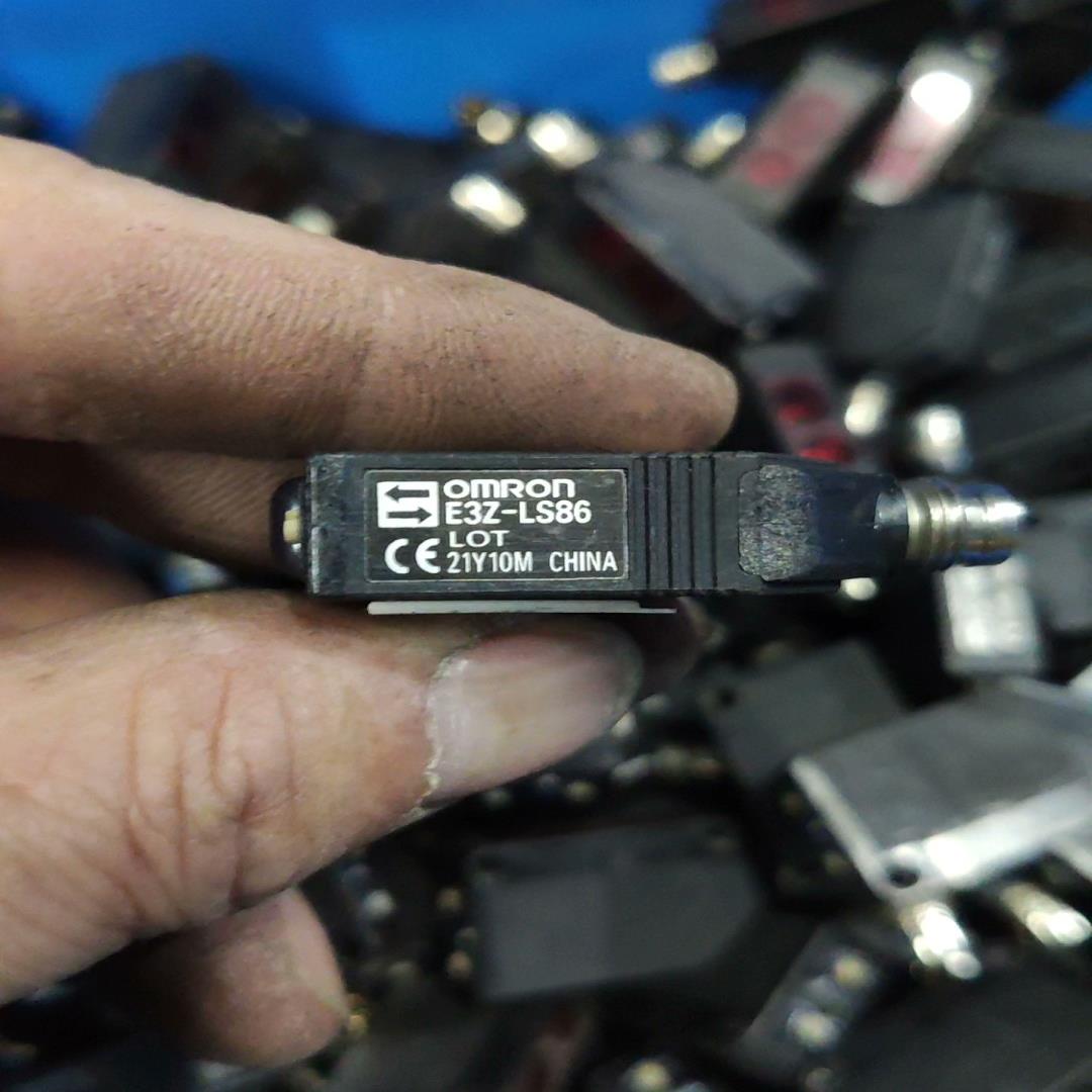 欧姆龙E3Z-LL88   E3Z-LS86  E3Z-LR