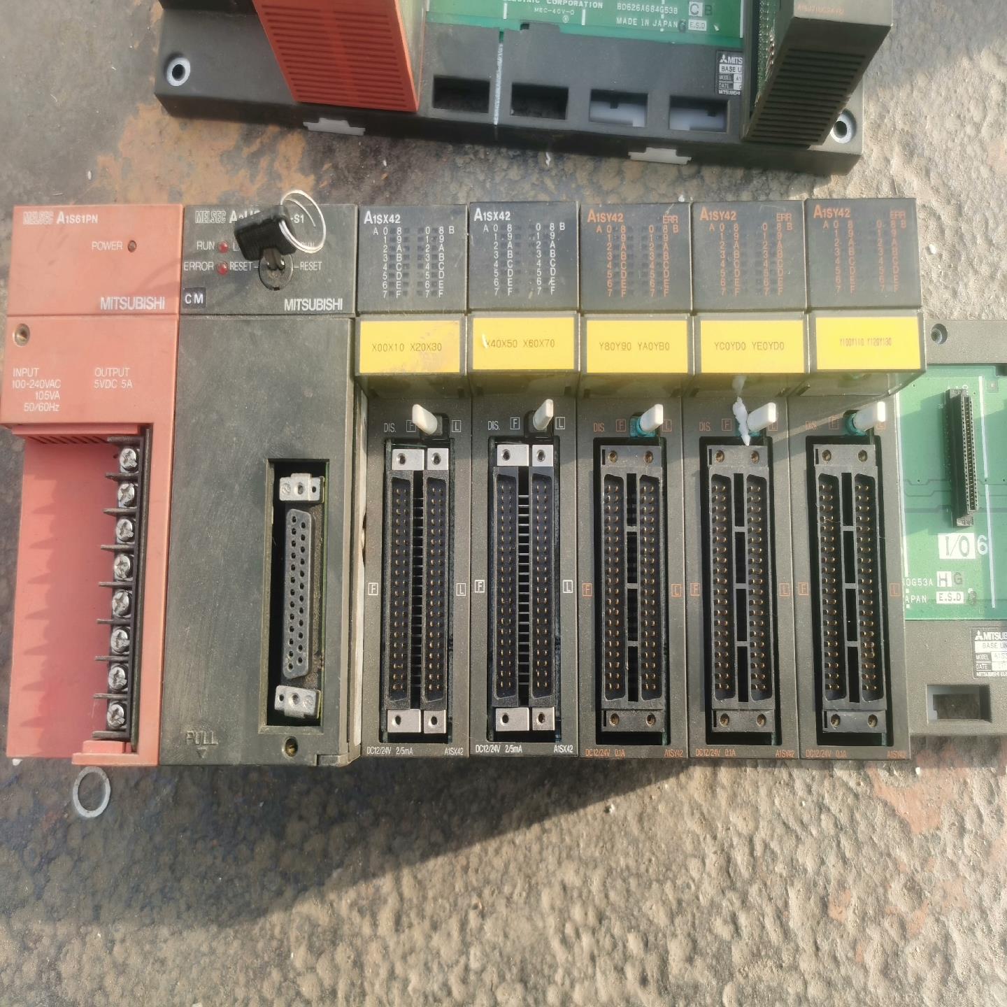 三菱CPU    A1s61pn电源2个，A2USHCPU-