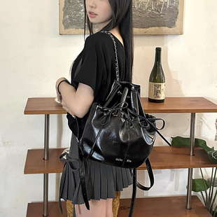 韩国小众品牌matin 超软蝴蝶结抽绳链条水桶背包 kim双肩包包女款