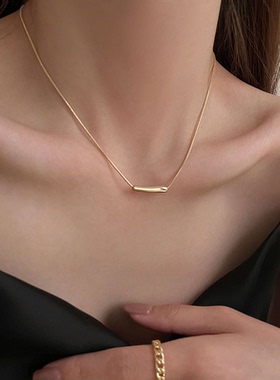 金色茄子项链女款2024小众素链毛衣链高级感秋冬配饰