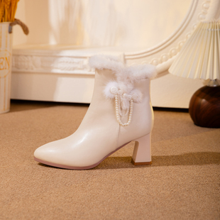 舞绣缘国风绣花旗袍鞋加绒短靴女粗跟毛毛装饰侧拉链加绒保暖靴子