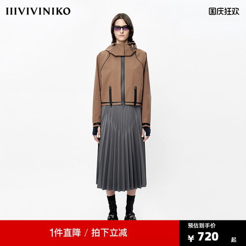 VVNKJANEPLUS冲锋衣