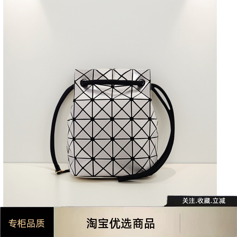 专柜品质抽绳百搭束口休闲水桶包