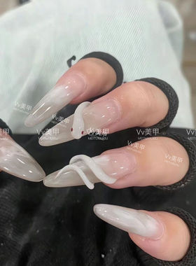 欧美辣的小红书新款灰色晕染白色小蛇纯手工制作美甲穿戴甲可拆卸