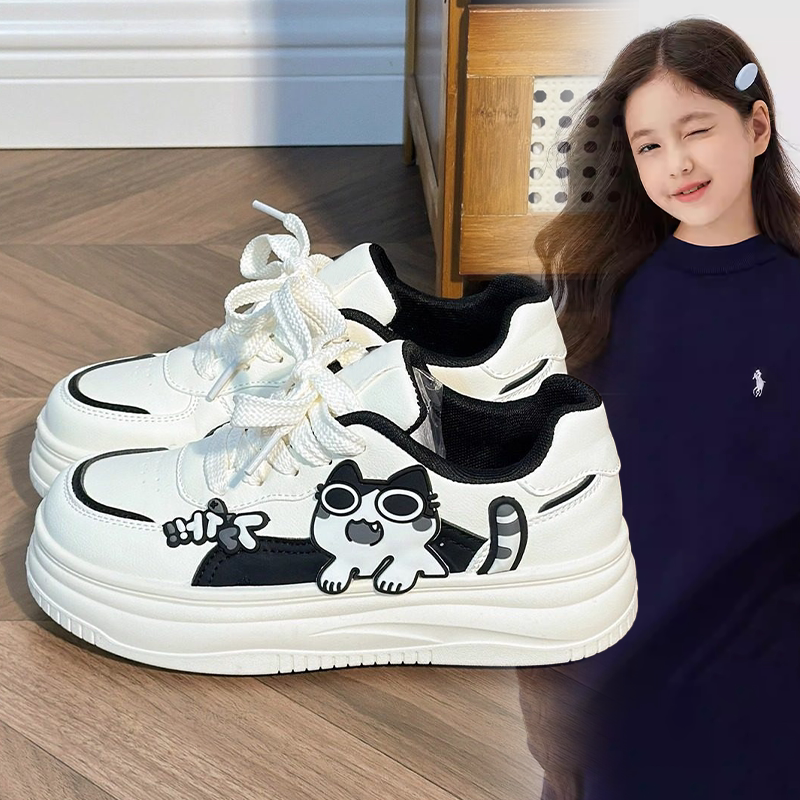 儿童时尚2026春秋新款卡通装饰板鞋中大童女孩厚底黑白拼色休闲鞋