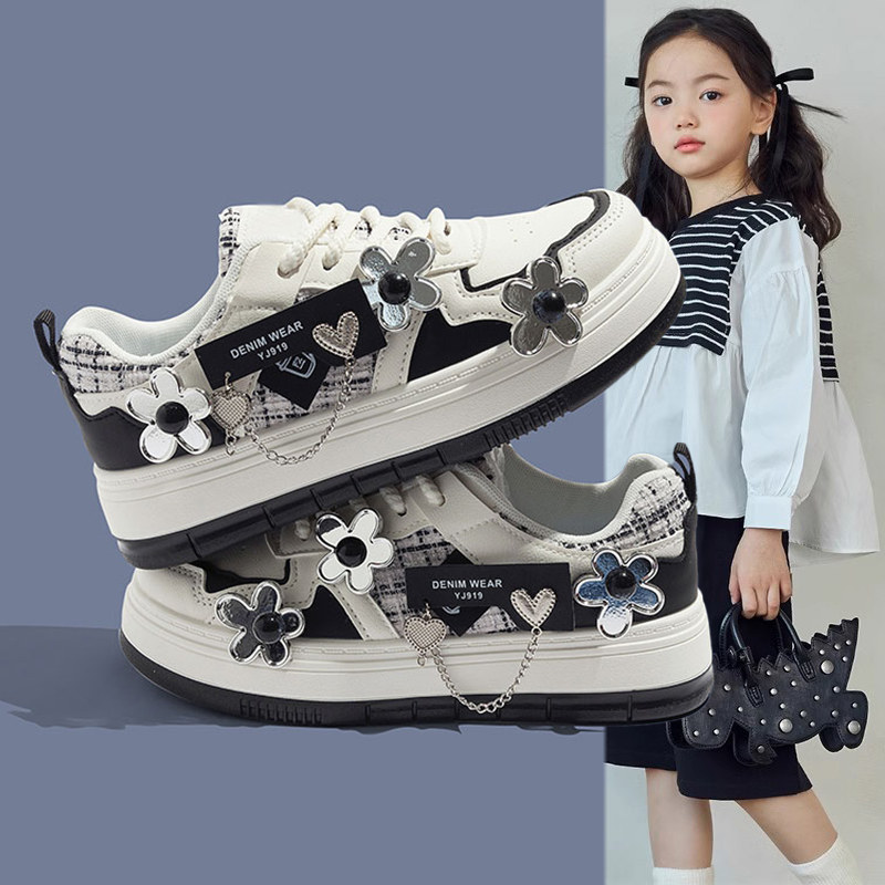 女童板鞋潮酷童鞋夏款鞋子2026爆款学生休闲单鞋花朵低帮百搭秋款
