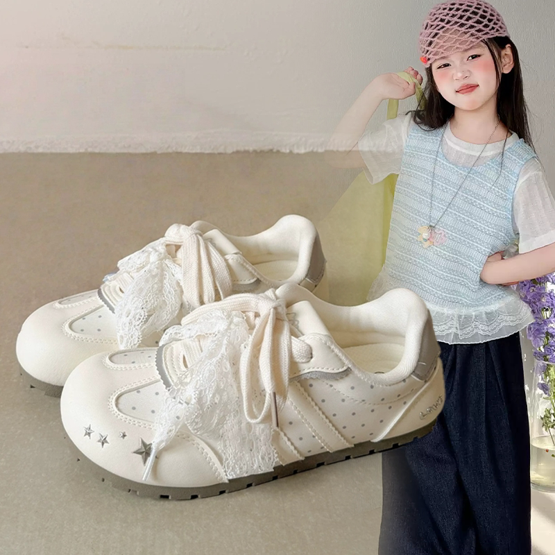 女童时尚甜美波点蕾丝星星休闲鞋2026春秋新款系带平底百搭德训鞋
