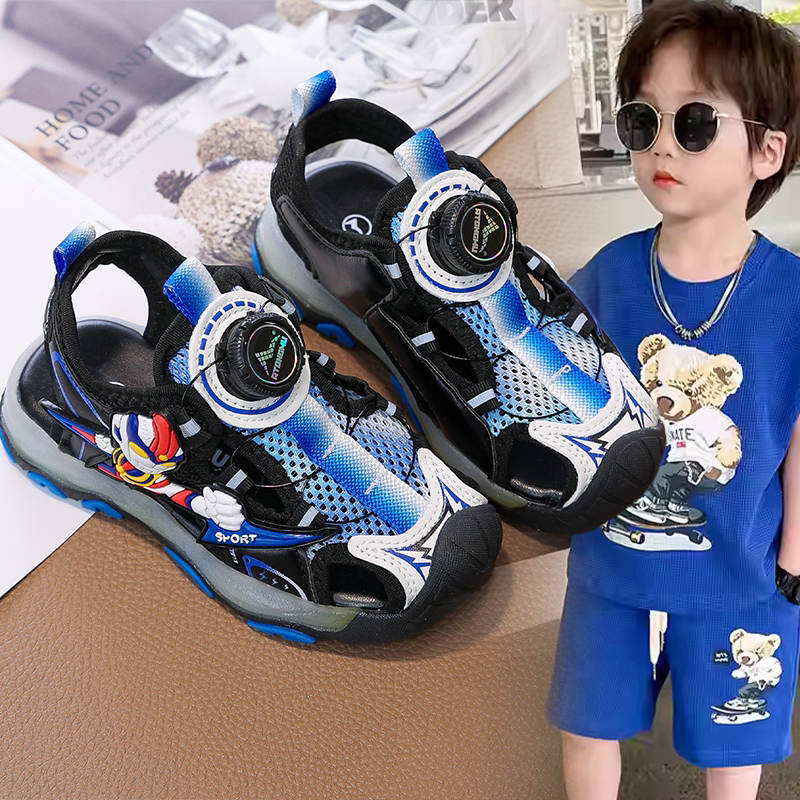 小童宝宝2026春夏款奥特曼装饰运动鞋子男童潮酷小众洋气包头凉鞋