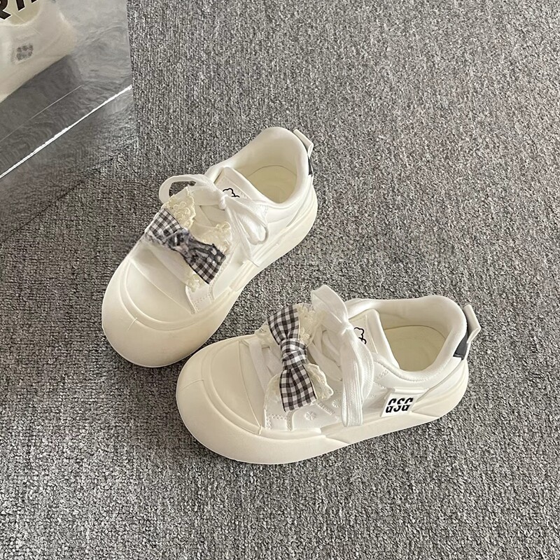 女童时尚韩版百搭小白鞋2026春秋新款蝴蝶结初中生厚底增高运动鞋