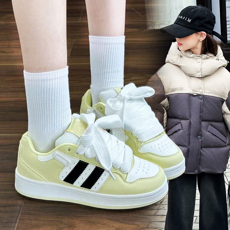 女童鞋子2026新款秋季儿童小白鞋软底女孩秋冬板鞋款运动鞋中大童