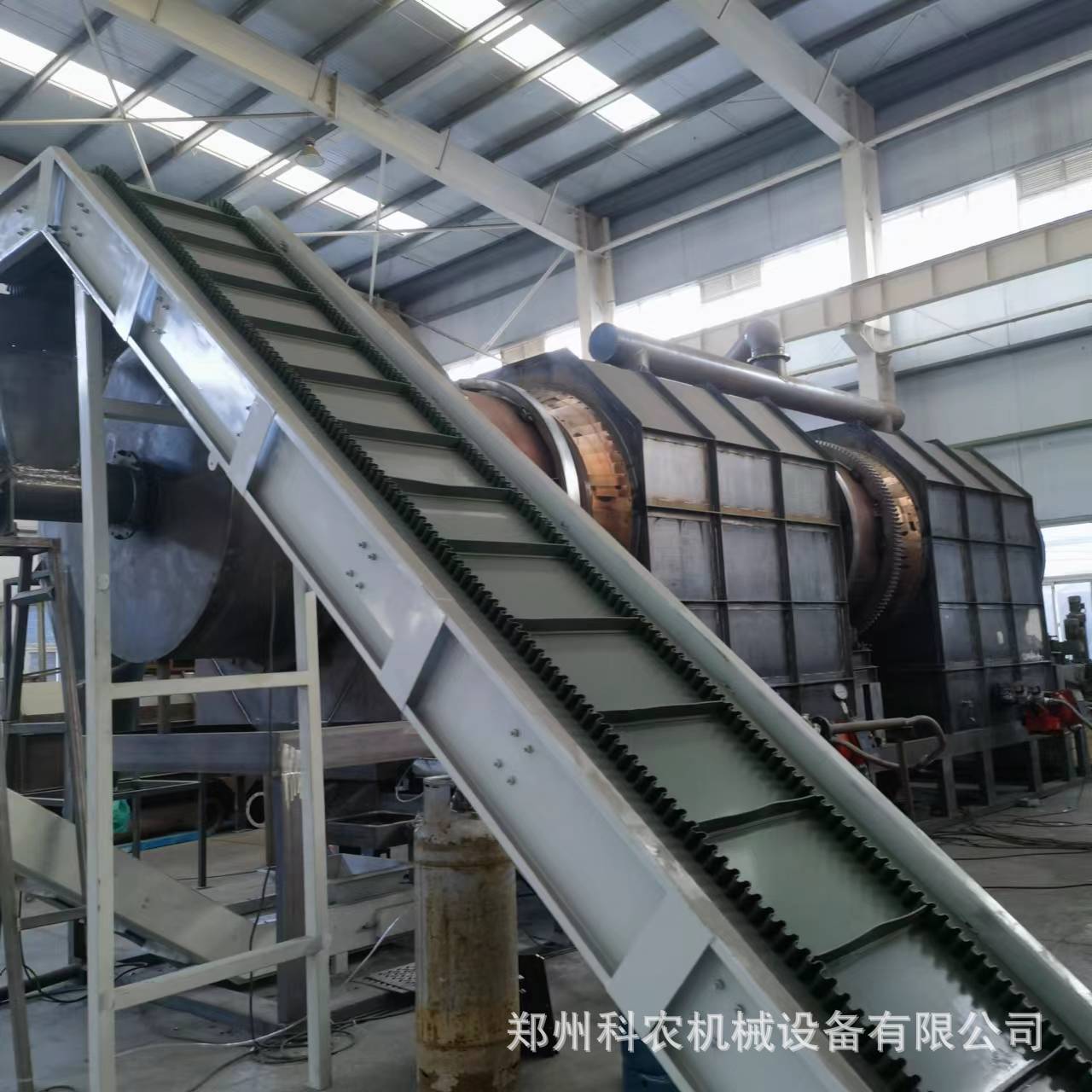 大型高温热解炭化炉可去除易拉罐表面油漆   铝电容炭化设备