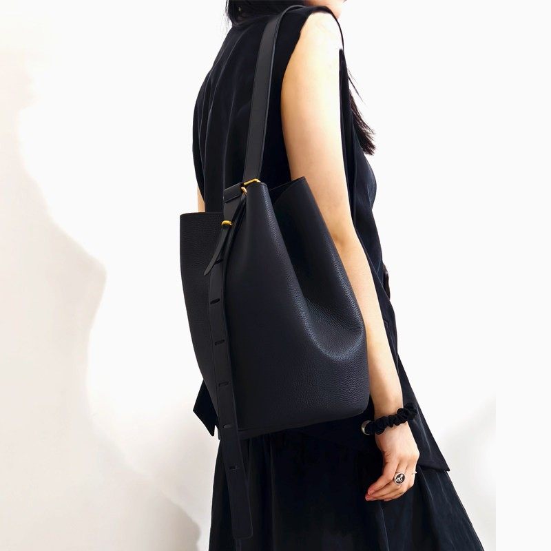 牛皮水桶包爆款女包大容量托特包通勤高级感单肩斜挎包2026新款,箱包皮具/热销女包/男包,水桶包,淘宝优惠券,粉丝福利购,淘宝优惠卷