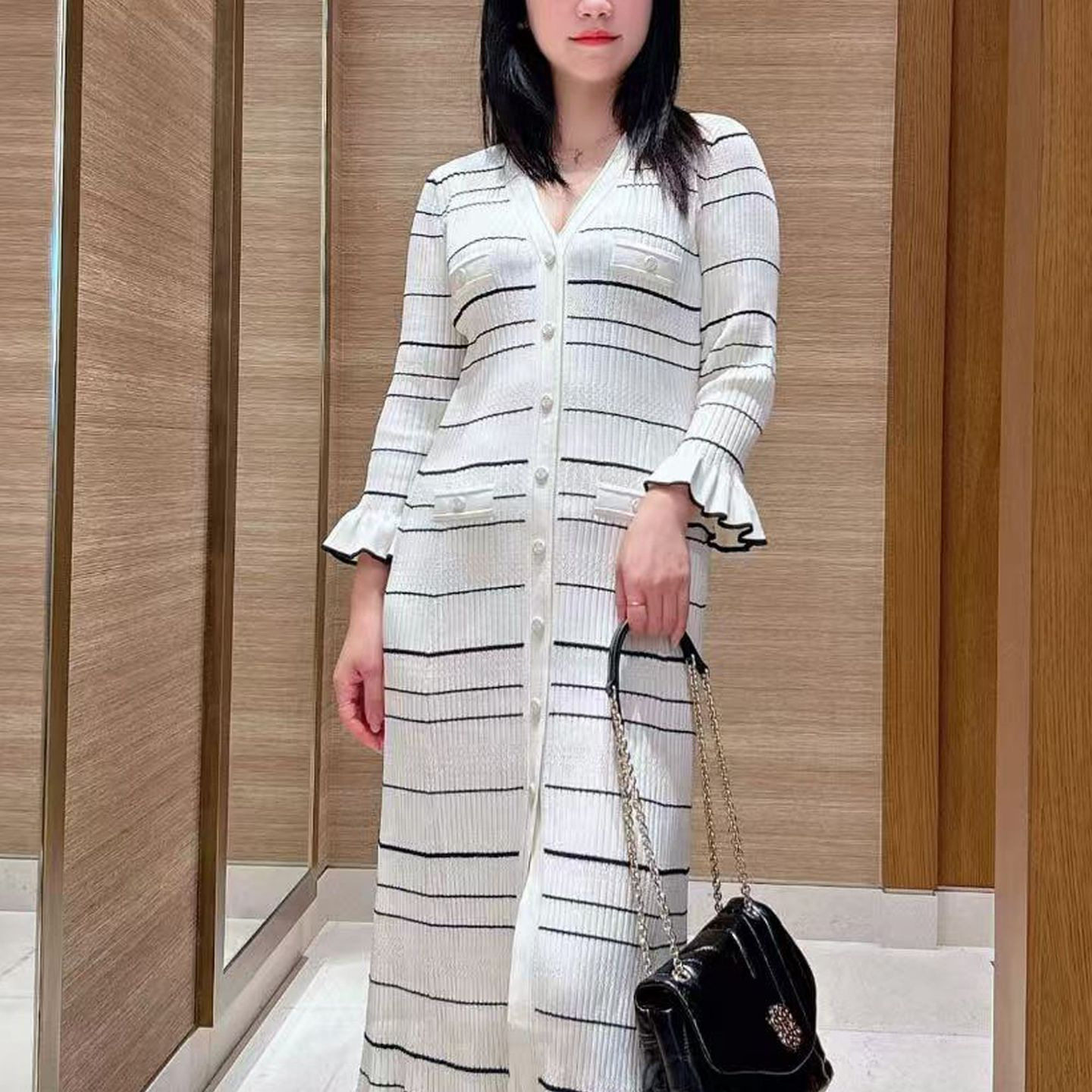 S家法式小众 2025春新款黑白撞色条纹荷叶边针织连衣裙女修身